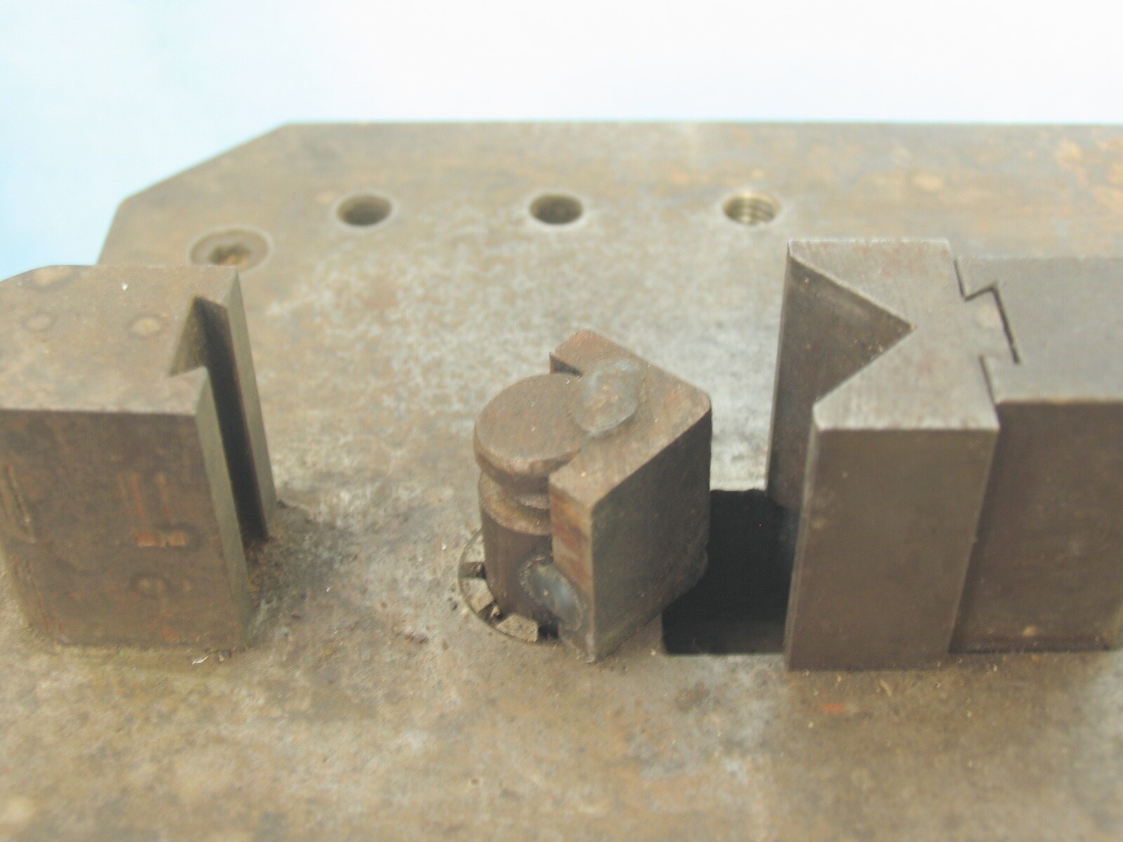 Multiform Bender J.A RICHARDS #4HDC-674