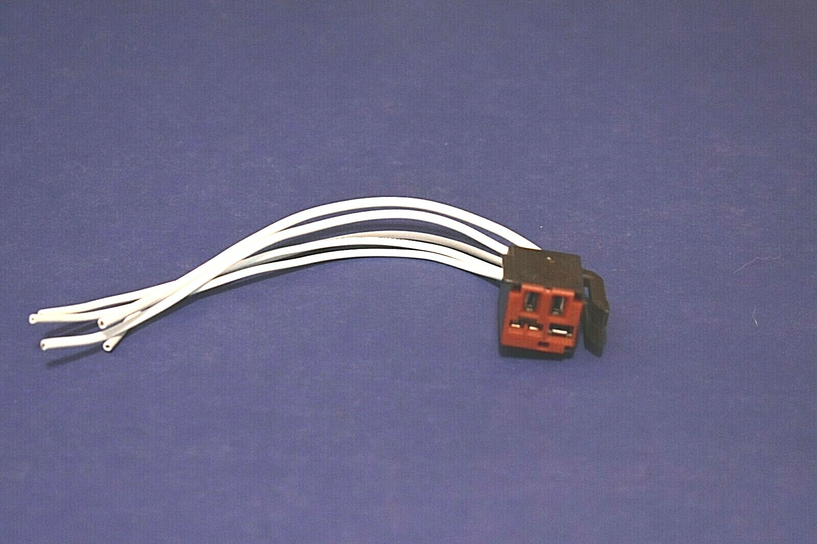 Ford Electronic Engine Control Computer EEC Relay Harness Connector Socket Plug