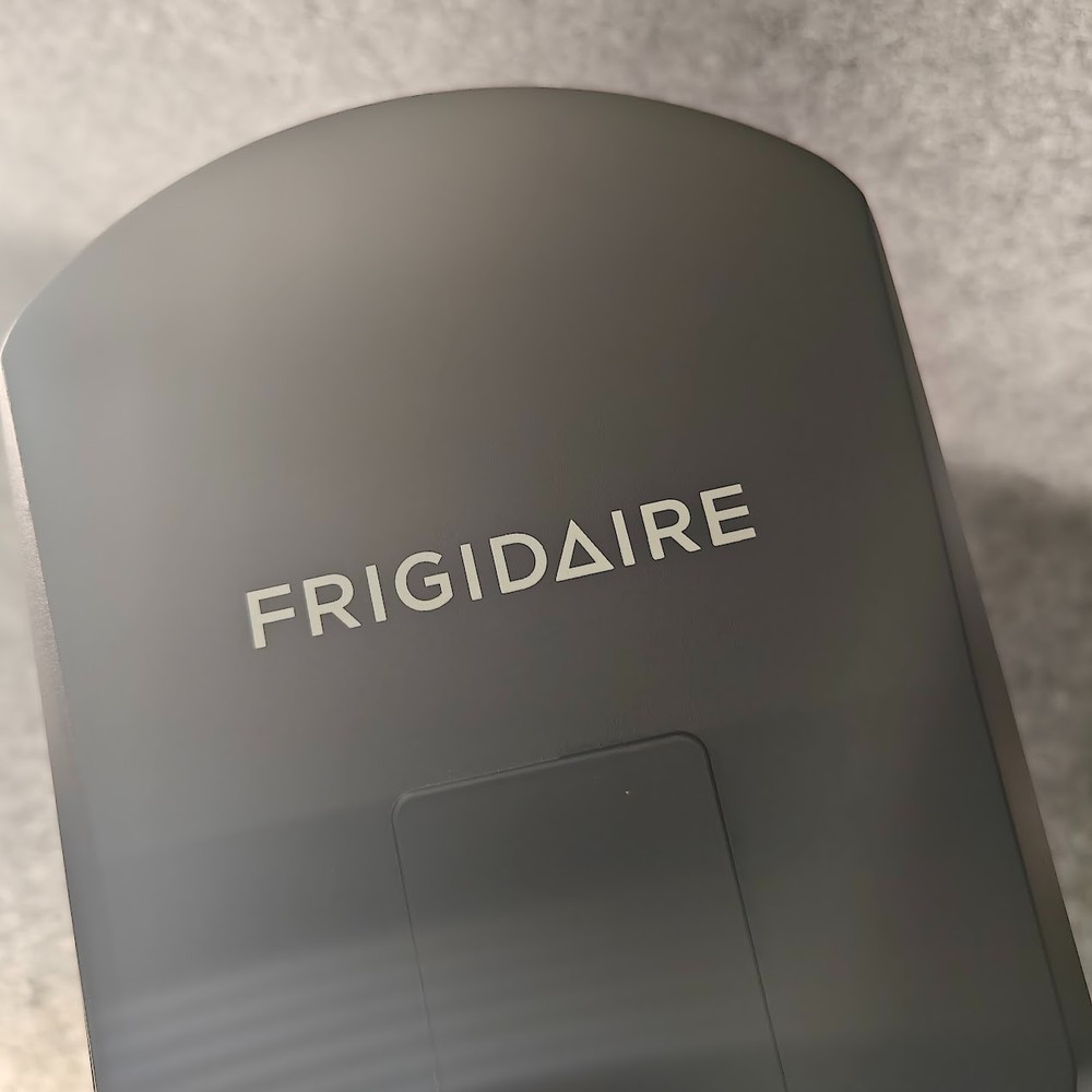 Frigidaire ECMK110 Single‑Serve Coffee Maker Black PREOWNED NO BOX