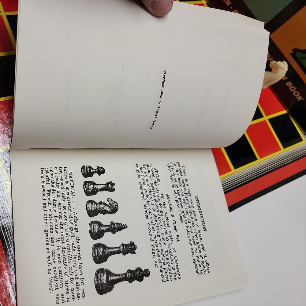 Vintage 1955 E. S Lowe Chess Tutor board, Complete pieces, book