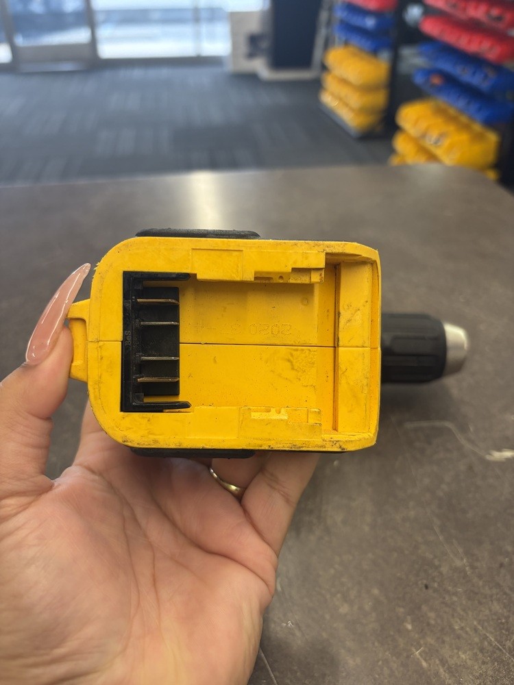 DEWALT DCD777 20V 1/2"BRUSHLESS COMPACT DRILL/DRIVER (TOOL-ONLY)