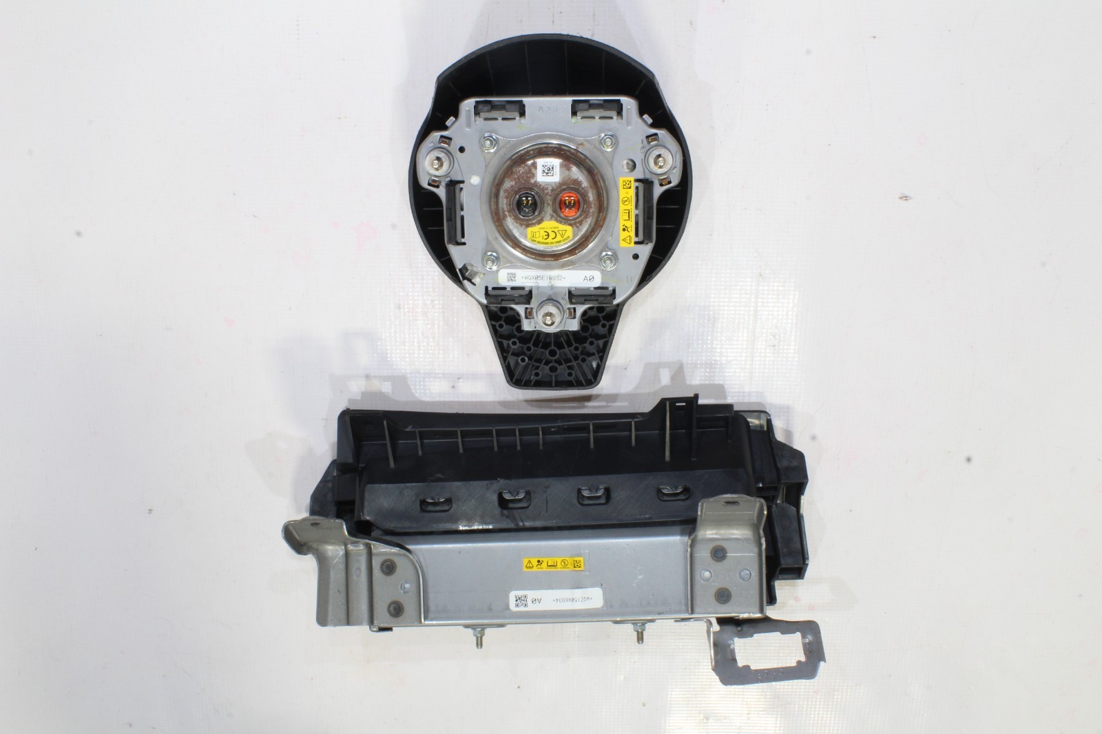 20 21 22 2023 2024 SUBARU OUTBACK WAGON DRIVER KNEE & WHEEL AIRBAG (SCRATCHES)