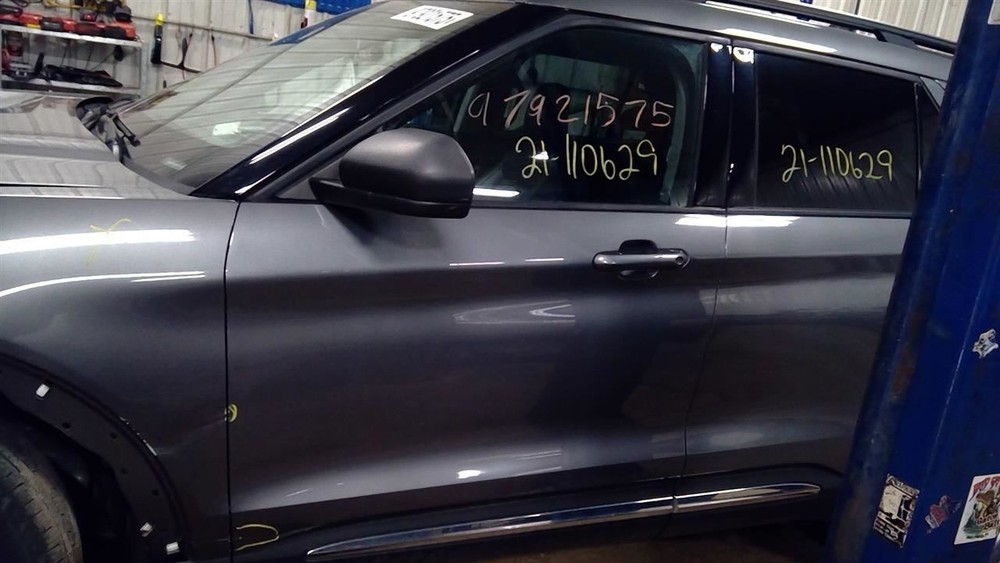 Camera/Projector Camera Windshield Mounted Fits 20-24 AVIATOR 10325885