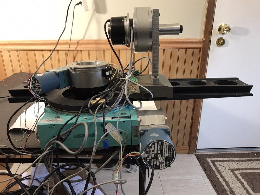 Huber Motorized Rotation goniometer