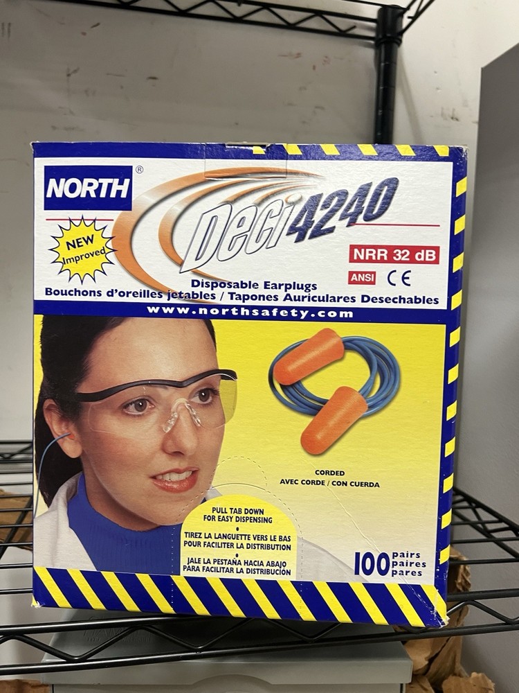 Disposable Ear Plugs  100 Pieces