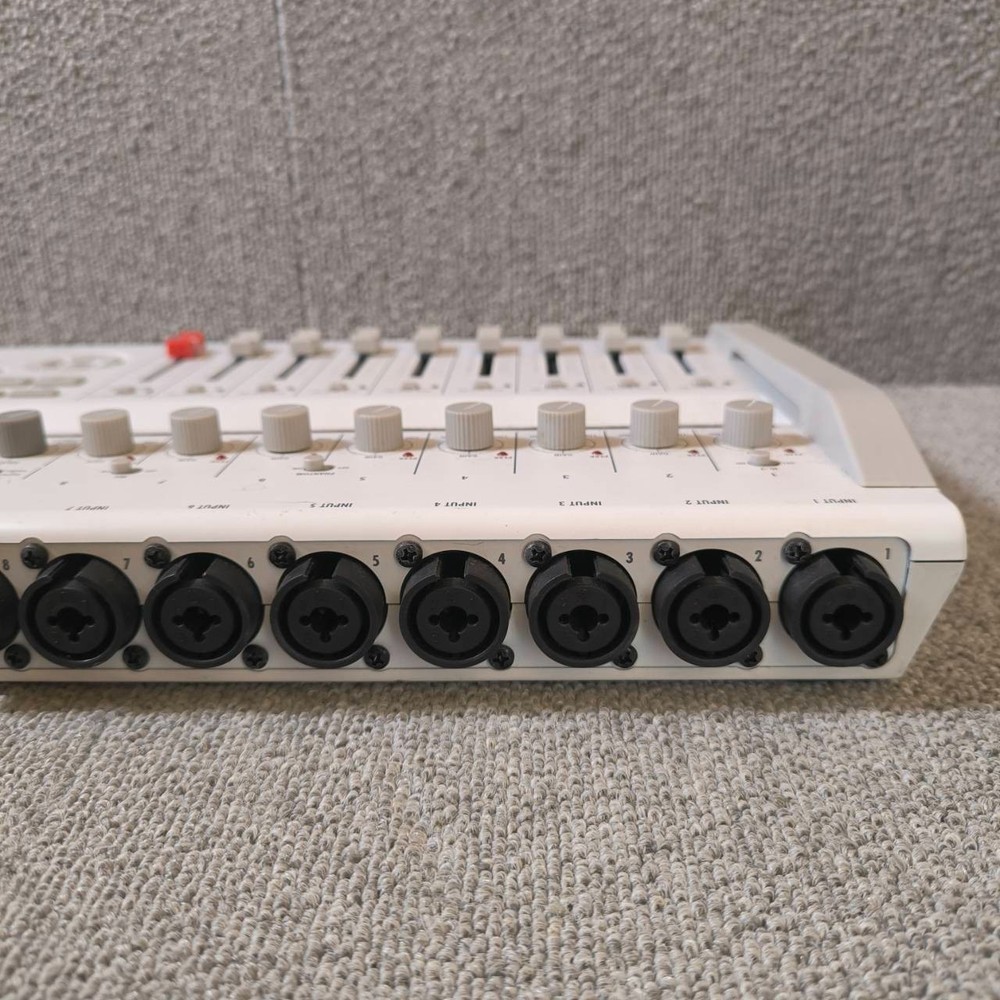 ZOOM R16 Portable Multitrack Recorder Controller and Interface Body Only ※READ