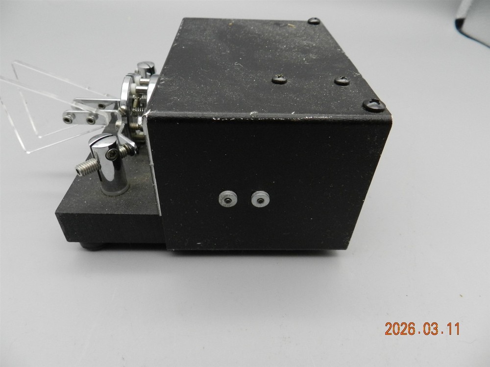 MFJ Electronic Keyer Model MFJ-422C with Bencher BY-1 Iambic Paddle