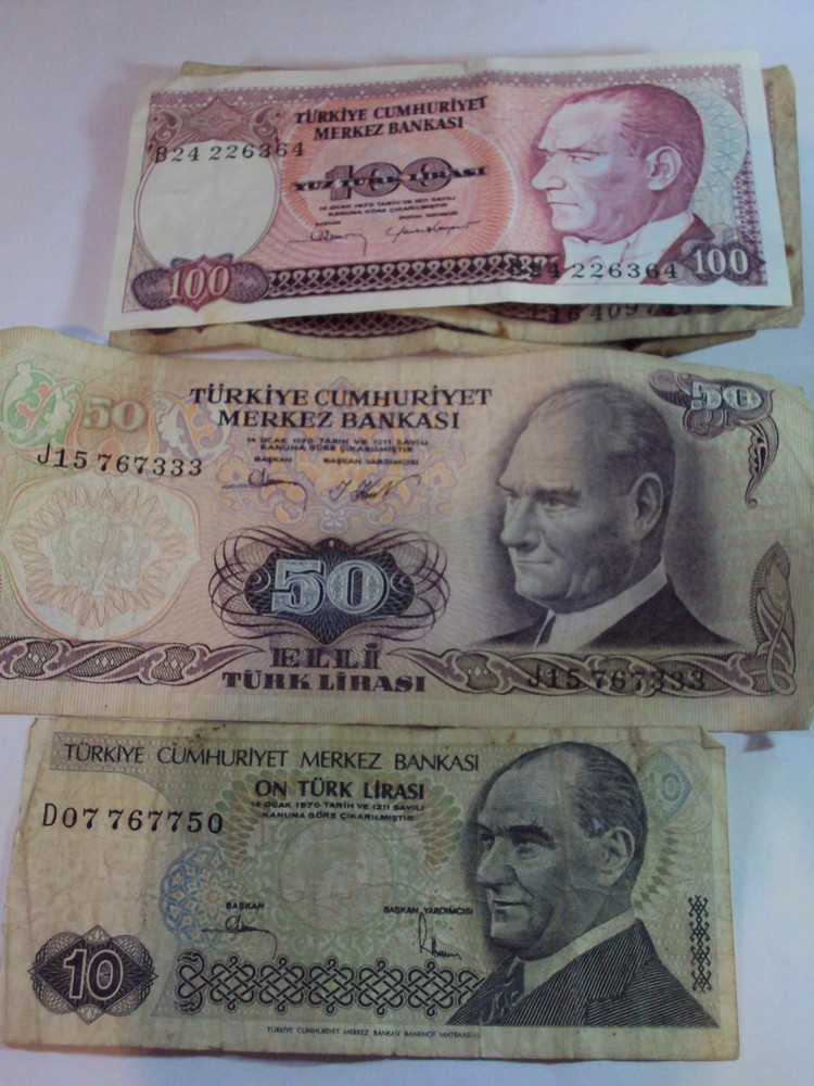 13 foreign bank notes see description for countries