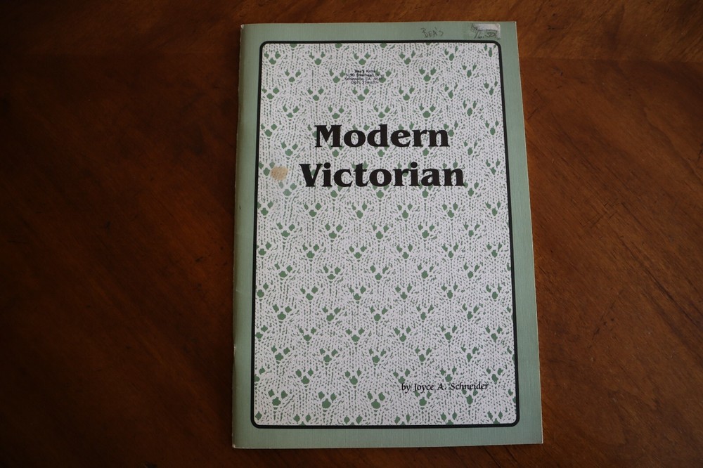 Modern Victorian Joyce Schneider Knitting Pattern Book Lace Collars 1987 Illus.
