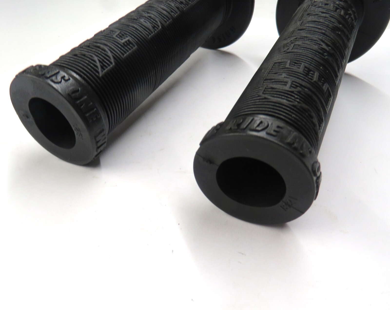 SE RACING Bikes Wing 135mm Black Flanged Grips