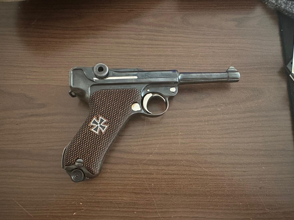 Luger P08 grips