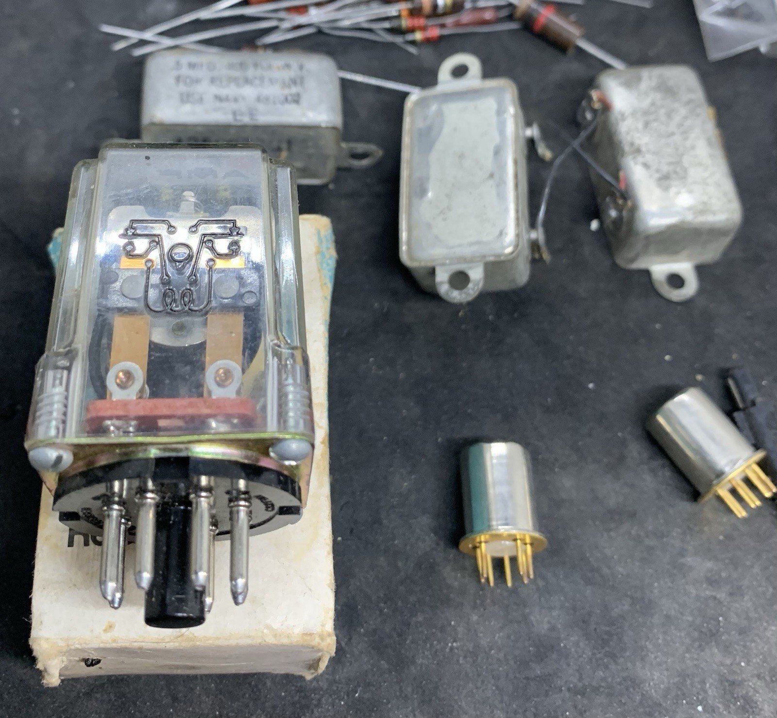 Misc. Radio and Electrical Parts * FROM HAM / ANTIQUE RADIO ESTATE * (A204)