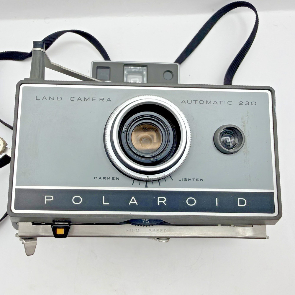 Polaroid Automatic 230 Vintage Land Camera With Strap & Case - Untested
