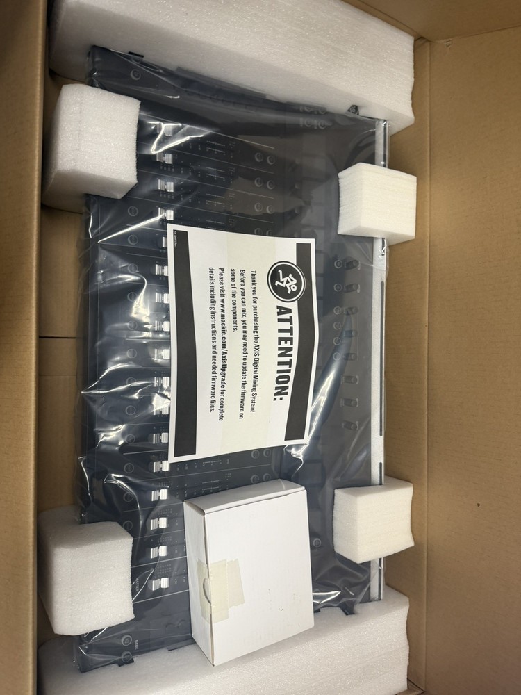 Mackie DC16 Digital Mixing Control Surface Compatible with DL32R Mixer