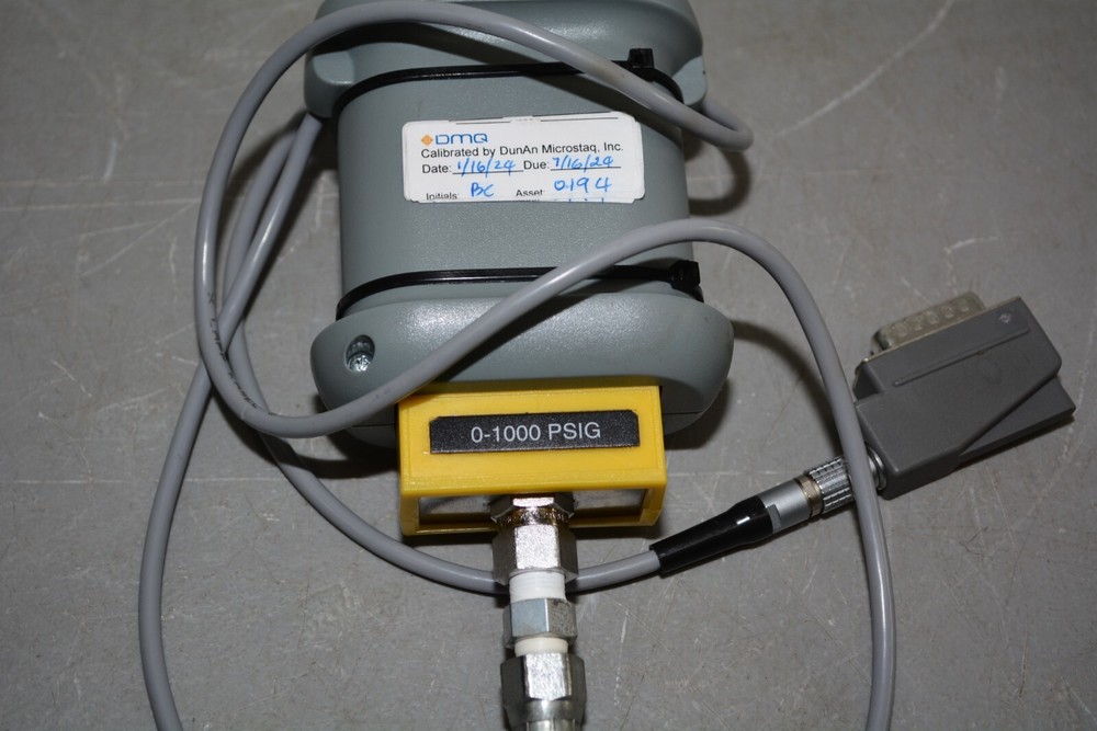^ Omega PCL1000 Handheld Multifunction Calibrator W/ Pressure Module Adapter