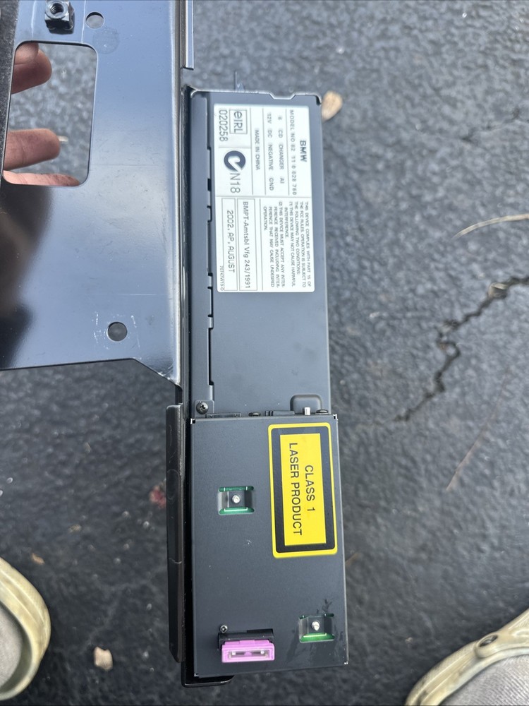 BMW 1999-2006 E39 E46 E53 6 Disc CD Changer OEM