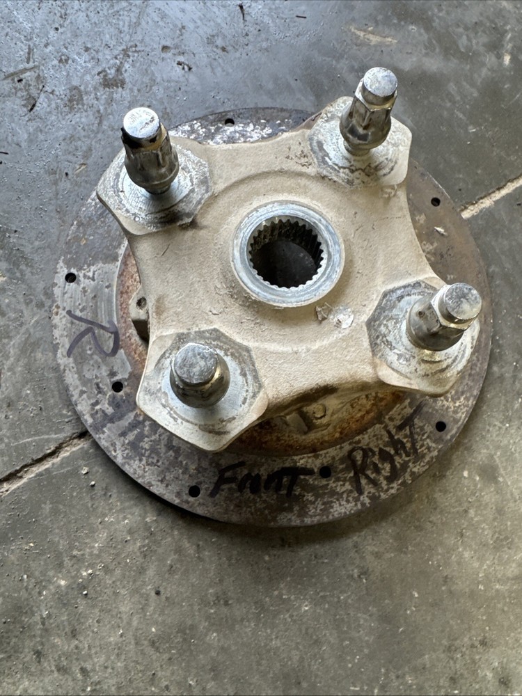 arctic cat 550 Front Right Hub 2014