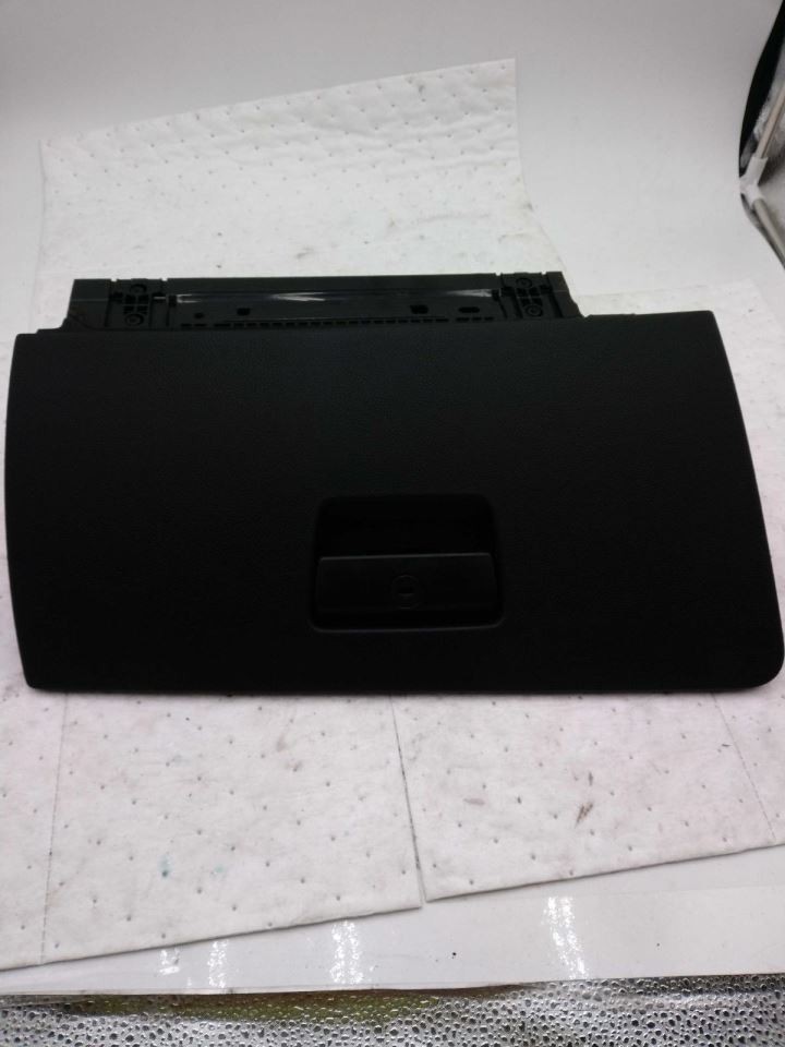 328I 2008 Glove Box 631299