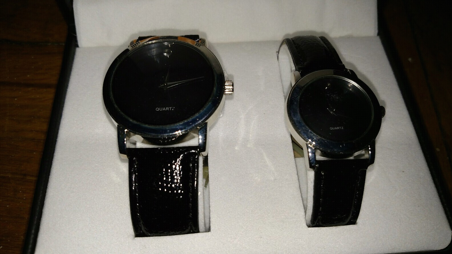 Harrah's casino resort Jon Paul his hers new watches retails $249.99 watch w/box