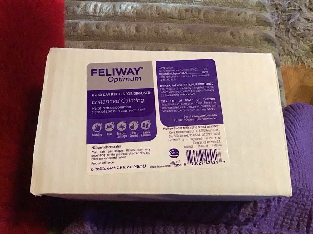 Feliway Enhanced Diffuser And Refill Lot. 2 Diffusers. 16 X 30 Day Refills.