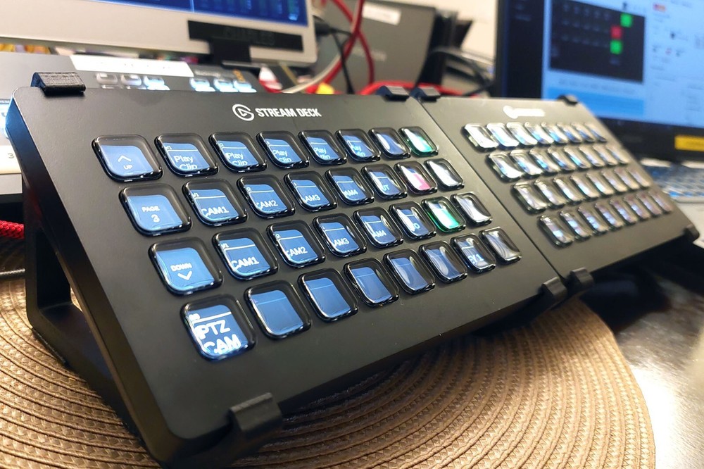Stand for two “Elgato STREAMDECK XL” units placed horizontal side by side