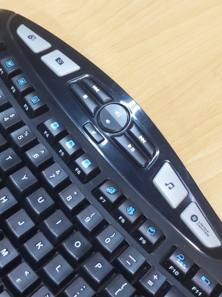 Logitech Wireless Wave Keyboard K350 & Mouse Set, M310 Mouse + USB Dongle C