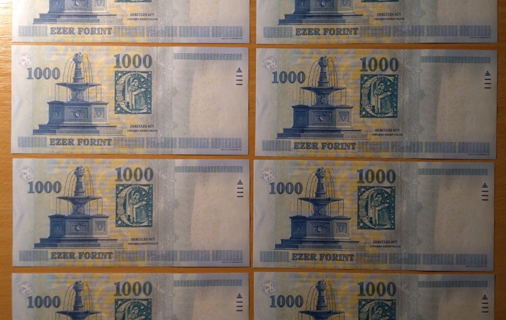 Hungary 1000 Forint 10 Consecutive Serial Banknote's 2009 , UNC