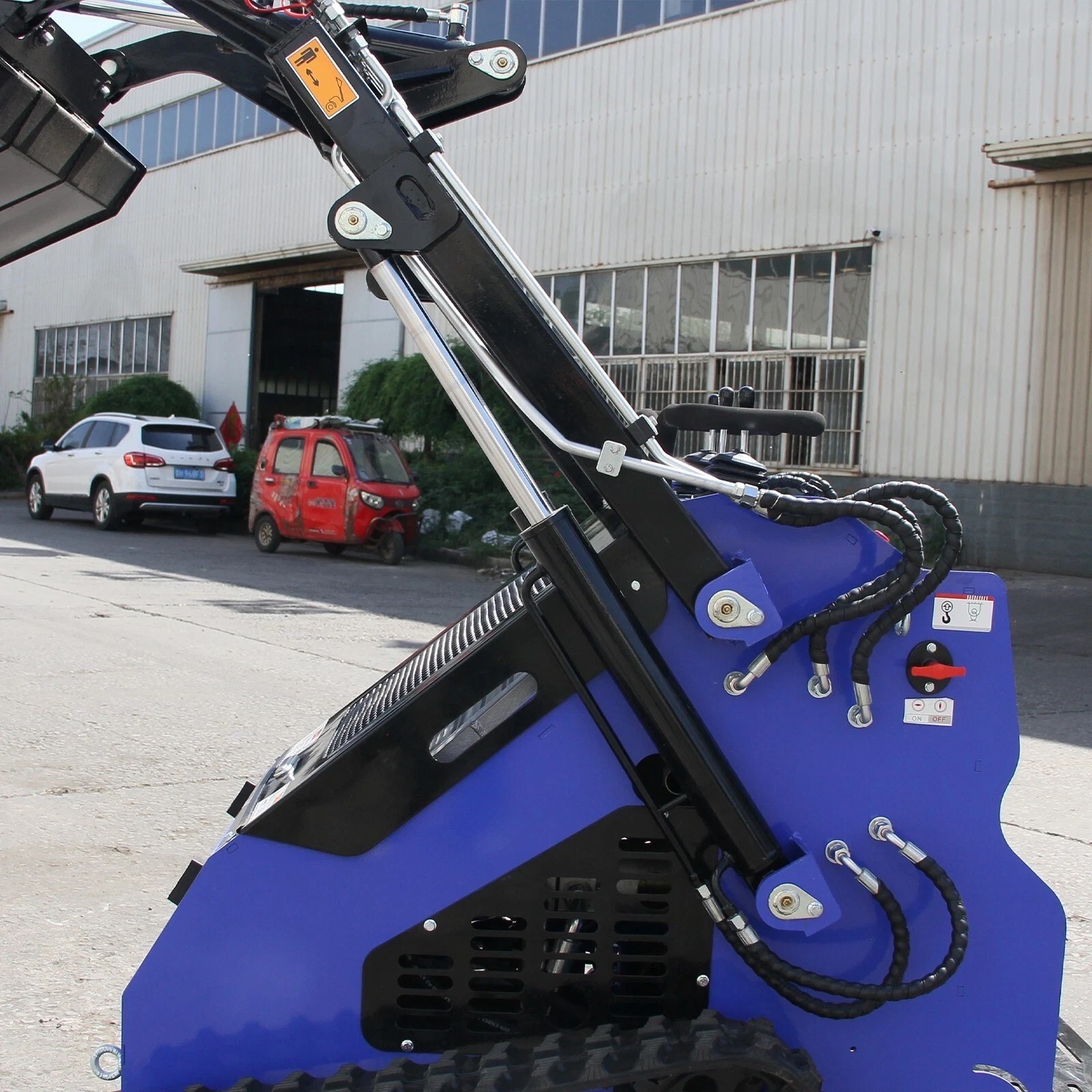 Mini Skid Steer Loader 23HP Tracked Loader 2 cylinder with 2attachment Free Ship