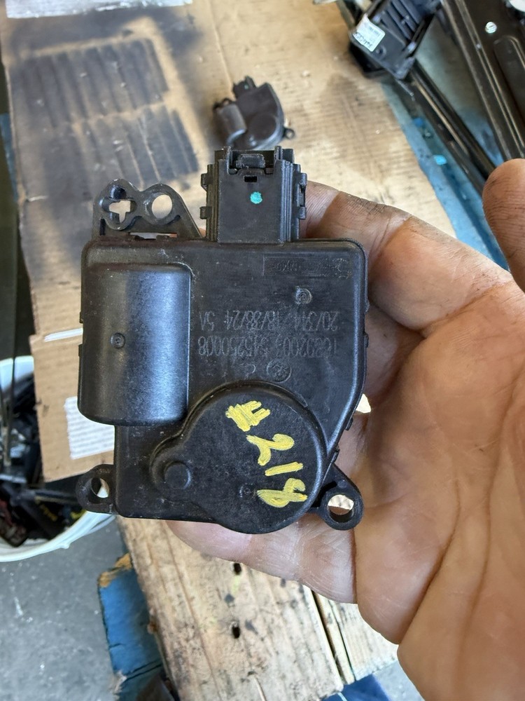 PACCAR TEMPERATURE BLEND MODULE T6892003