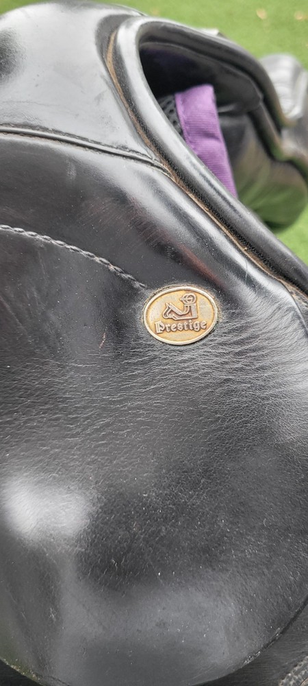 Prestige Jump Saddle, Medium