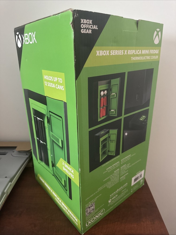 Ukonic Xbox Series X Replica Mini Fridge