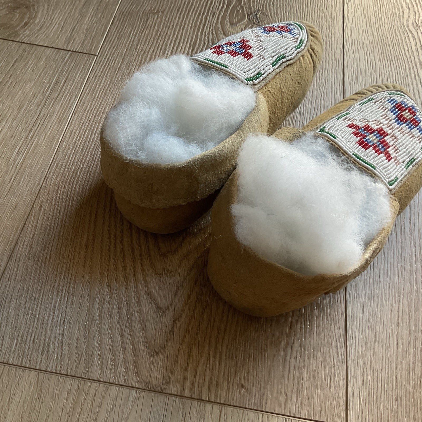 VINTAGE Native American Indian Beaded Moccasin Great Condition