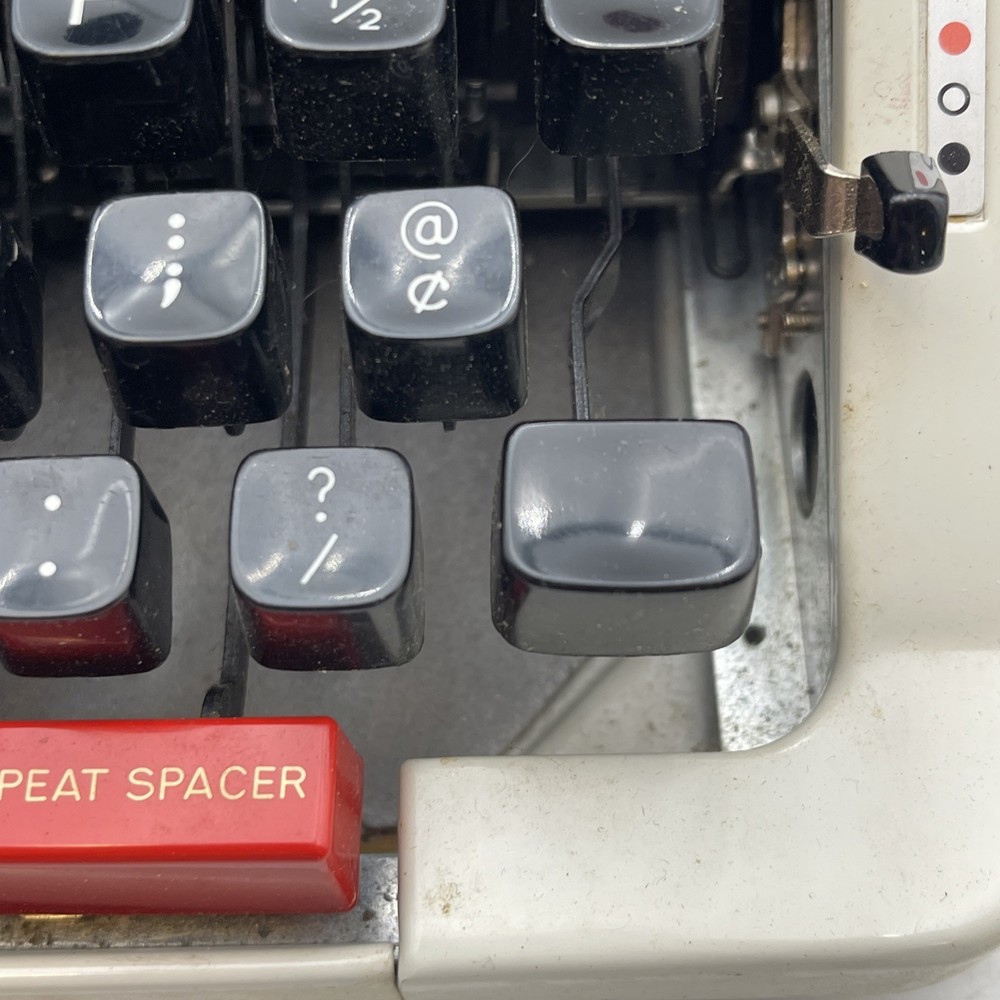 Remington Performer Sperry Rand Typewriter Keys Move Smooth