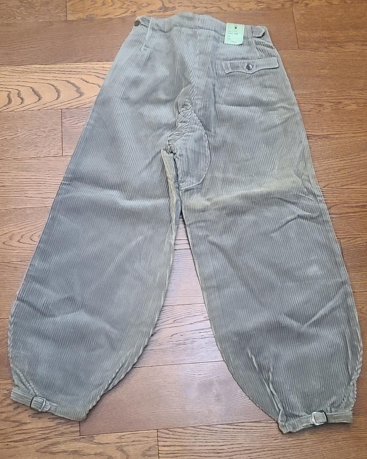 Vintage 1930s 1940s German Gray Corduroy Plus Fours Trousers NOS (28" waist)