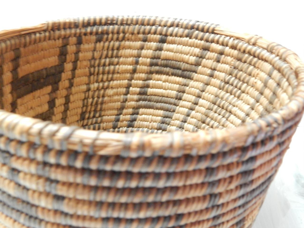 LARGE c1890s ANTIQUE PIMA INDIAN BOWL FORM BASKET - DYNAMIC DESIGN