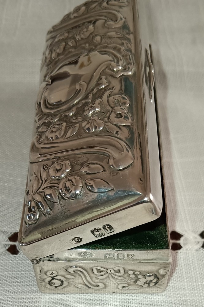 1901 William Comyns Silver Ring Box