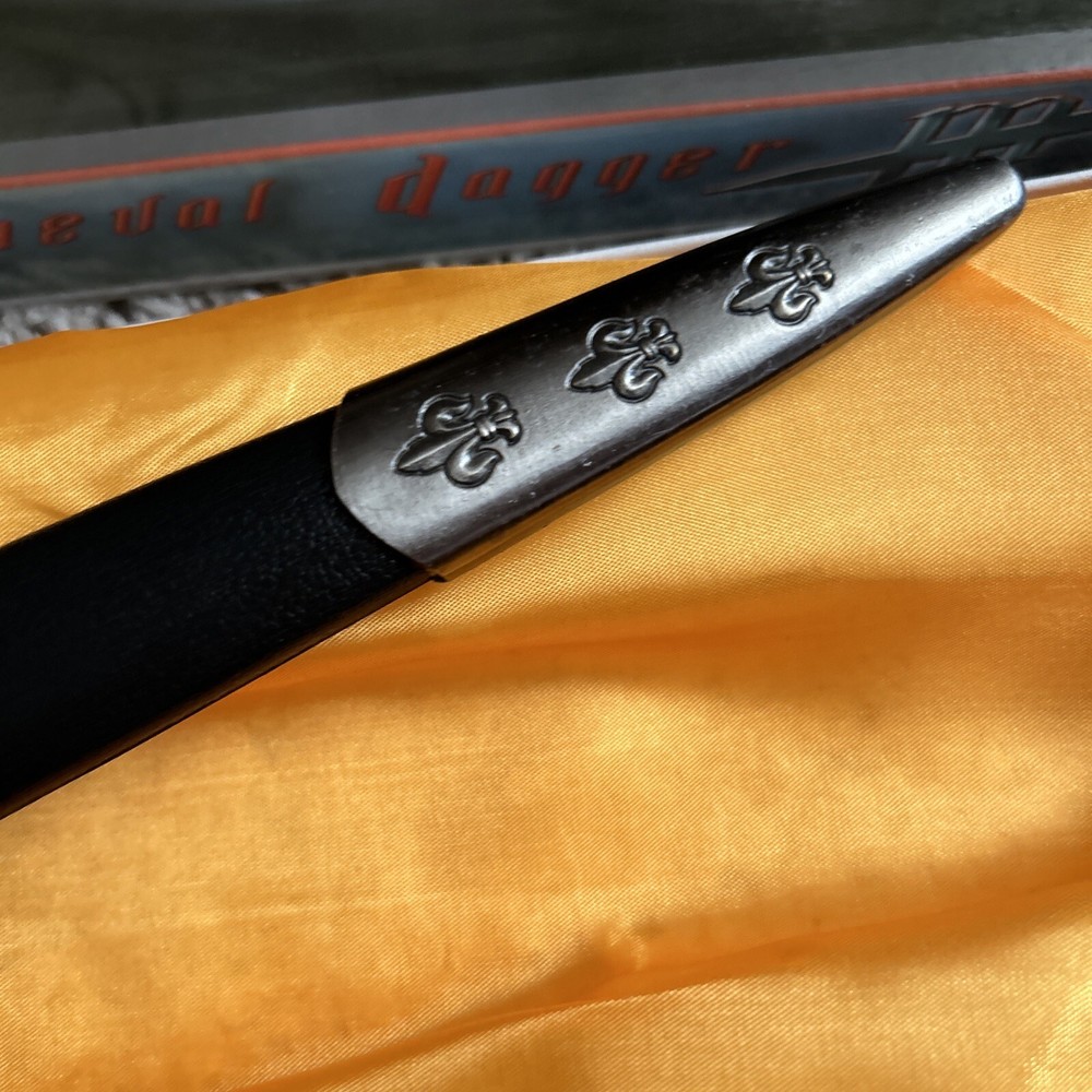 Medieval Dagger Replica