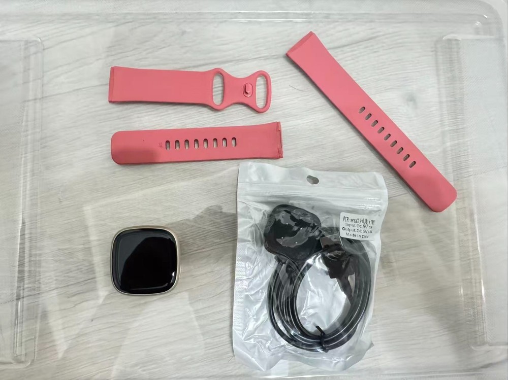 [TESTED] Fitbit Versa 3 - Data Cleared - GOLD  [Grade A]