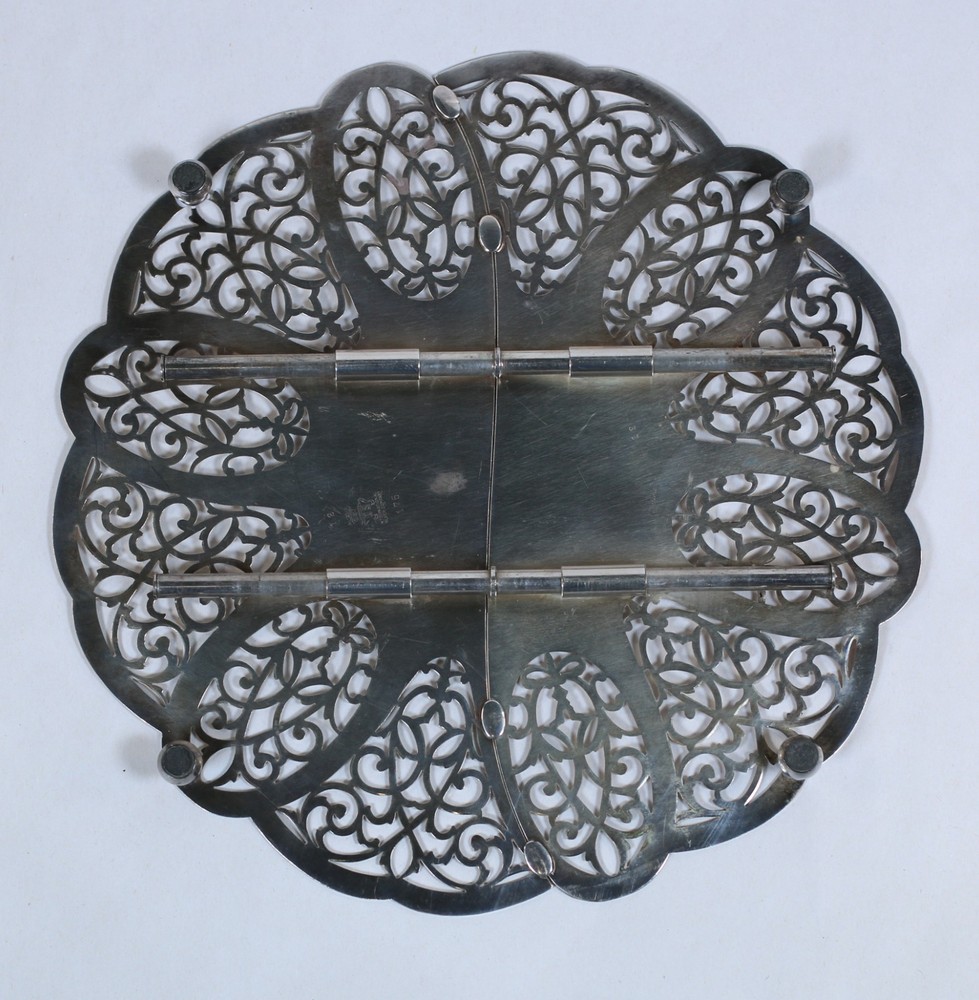 Silverplate Expandable Footed Trivet Vintage Lovelace International Silver Co