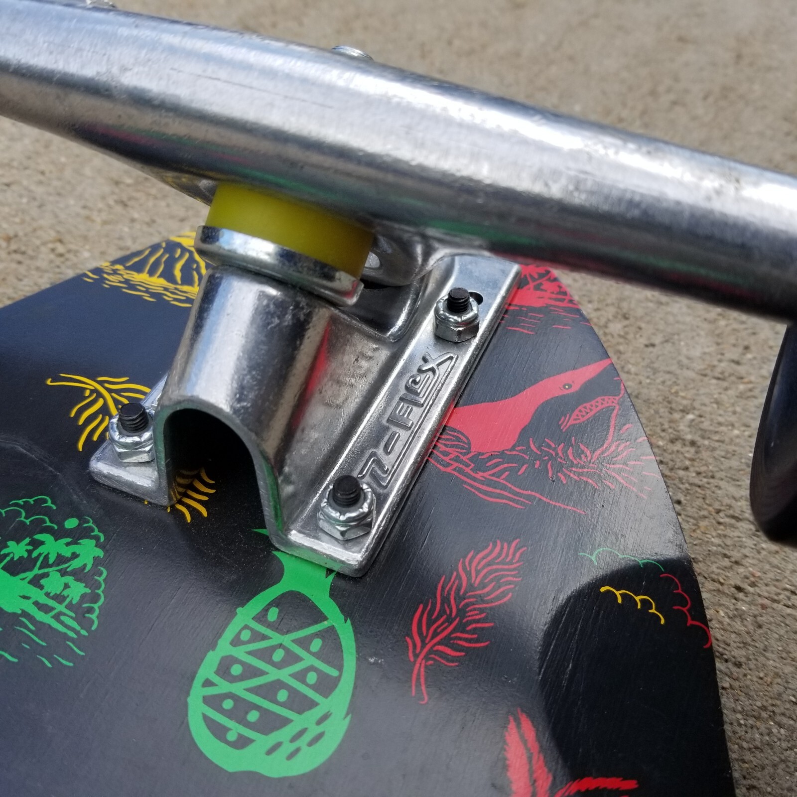 Z-FLEX Longboard 39.5” x 9 1/2” Complete w/ Deck Trucks Wheels