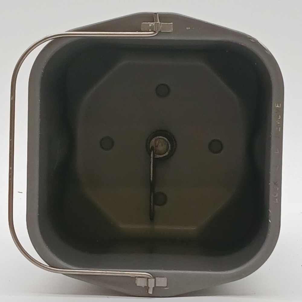 WEST BEND Bread Maker Bread PAN & Paddle Model 413030