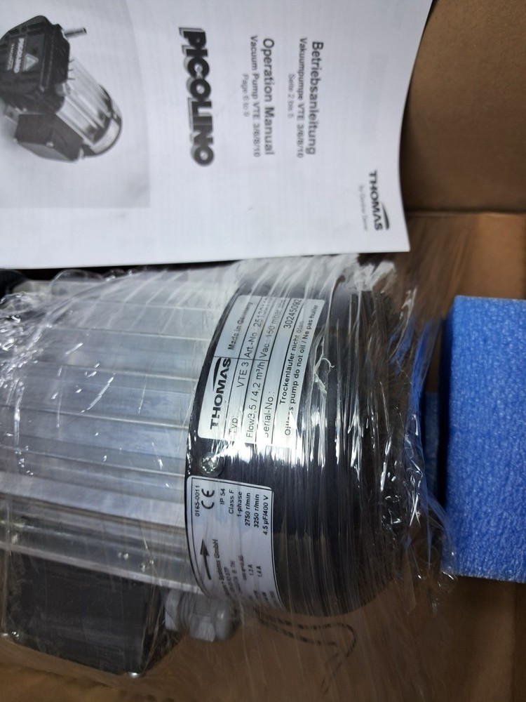 THOMAS VTE 3 Rotary Vane Vacuum Pump