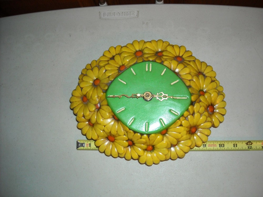 Vintage Lanshire Daisey's Ceramic Hanging Wall Clock