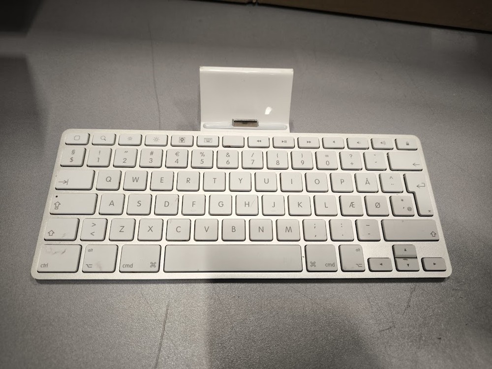 Apple A1359 Wireless Keyboard - Used, Scratches, Working