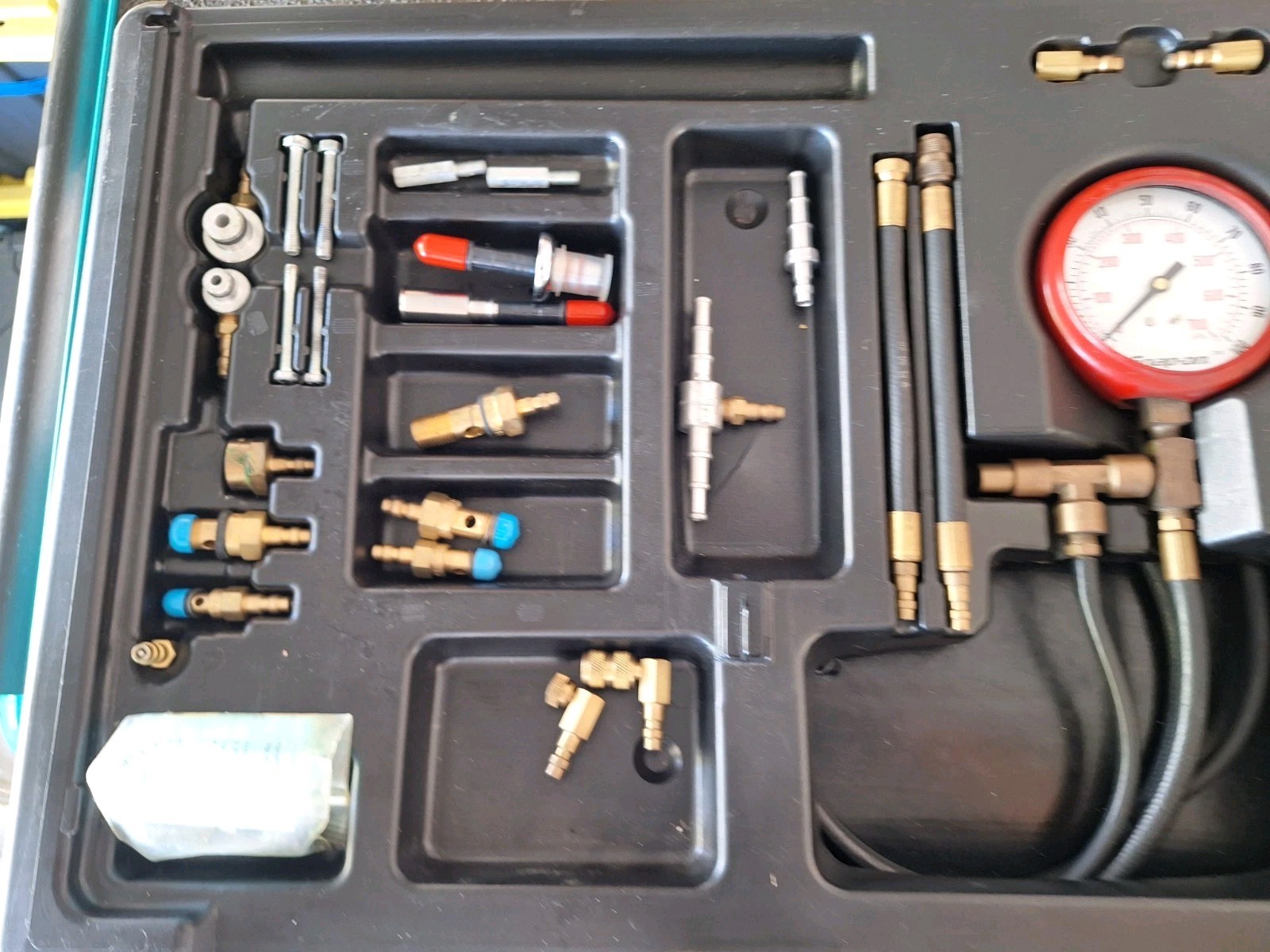 Snap-On Tools Fuel Injection Pressure Gauge Tester Set Plus Extras. EEFI500CORE