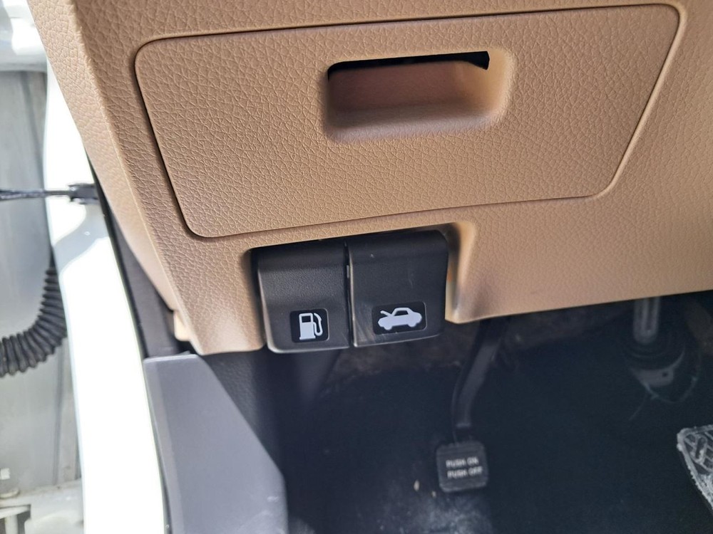 ALTIMA 2017 Glove Box 5000456