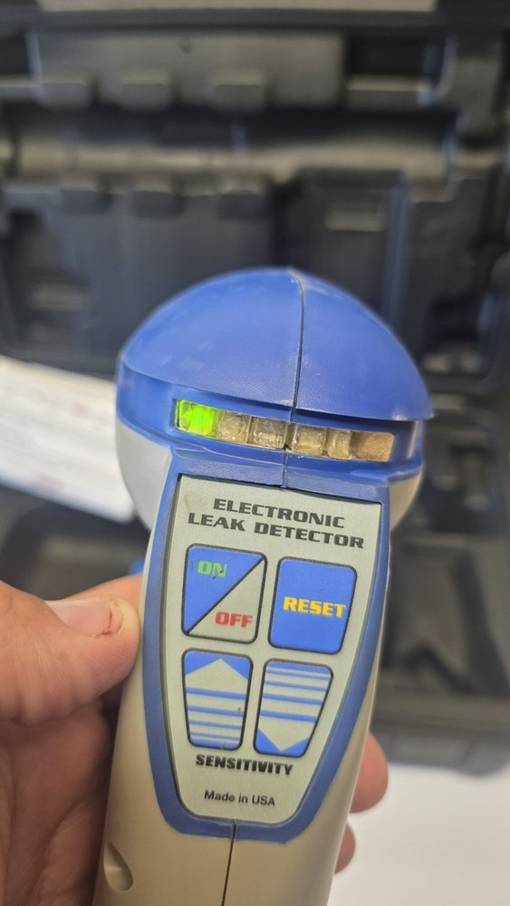 Mastercool Inspector 55100 Electronic Leak Detector with Case & Tip