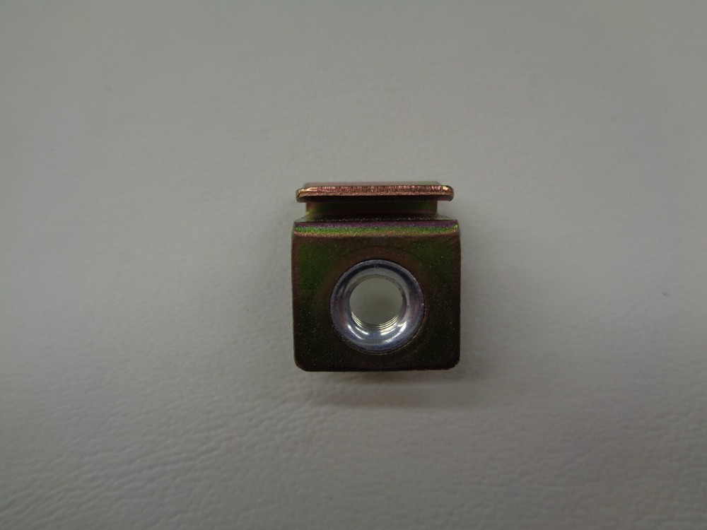 ARCTIC CAT 0423-435 BOX MOUNT CLIP