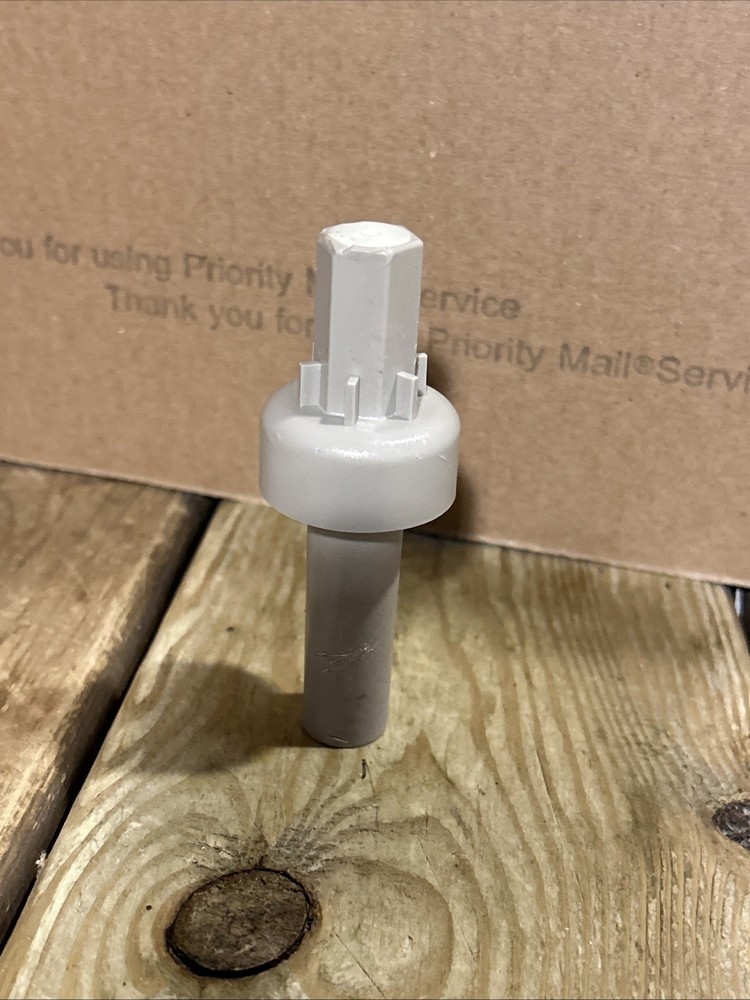 Black & Decker HMP30 Food Processor Stem