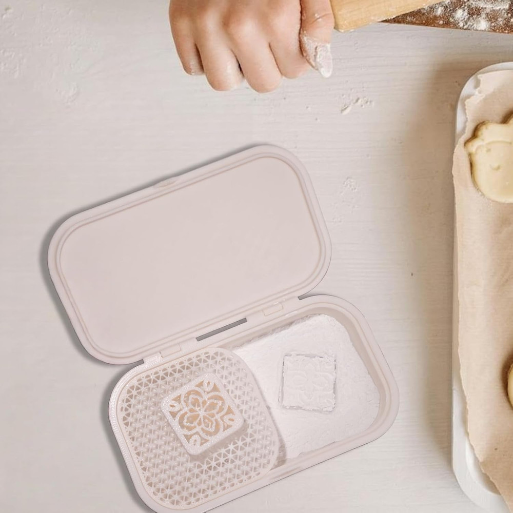 Cornstarch Tapper Box for Polymer Clay, Leak-Proof Snap-Lock and Non-Stick Inter